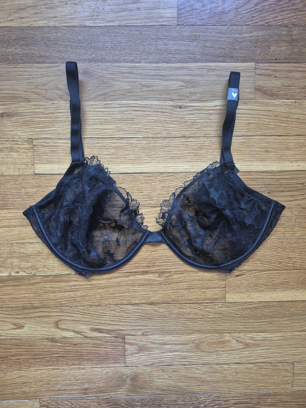 Victoria Secret Black Sheer Floral Lace Underwire Bra Size 38DD Brand New w/ tag